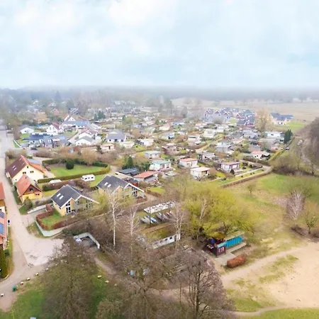 Moderner Doppelbungalow Mit Terrasse Und Grill Im Mirow Ferienhaus